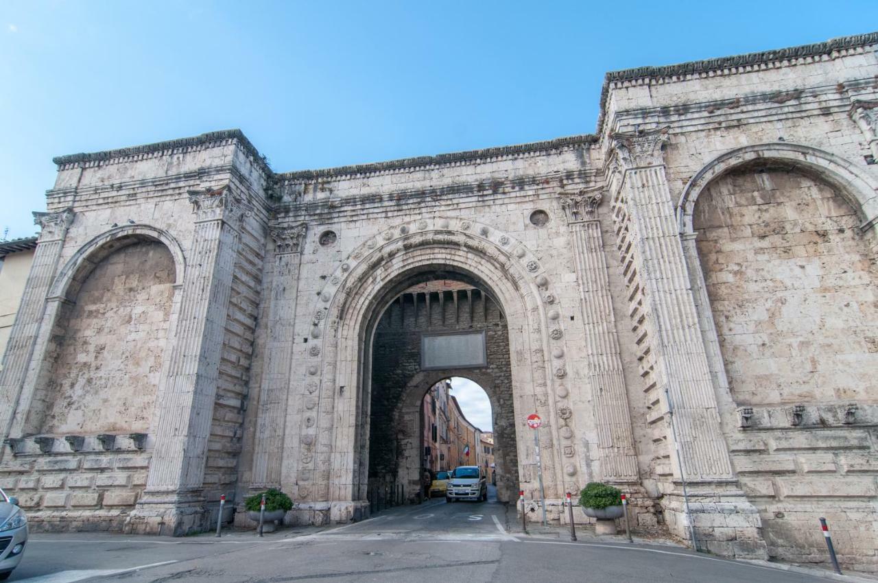 Umbrian Concierge - La Corte Del Grillo Perugia Bagian luar foto